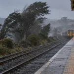Sztorm „Austen” – Met Office podniósł ostrzeżenie do pomarańczowego, porywy do 130 km/h w Kornwalii