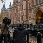 Tommy Robinson w sądzie przyznał, że zlecał zdjęcia domów dziennikarzy – »by wywrzeć na nich presję«
