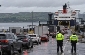 15 osób zatrzymanych w portach promowych koło Cairnryan – szkocka policja walczyła z przestępczością imigracyjną