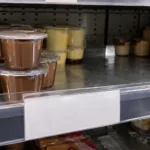 Arla wycofuje proteinowe puddingi – w trzech smakach może być szkło, FSA ostrzega przed jedzeniem