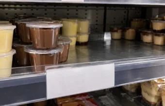 Arla wycofuje proteinowe puddingi – w trzech smakach może być szkło, FSA ostrzega przed jedzeniem