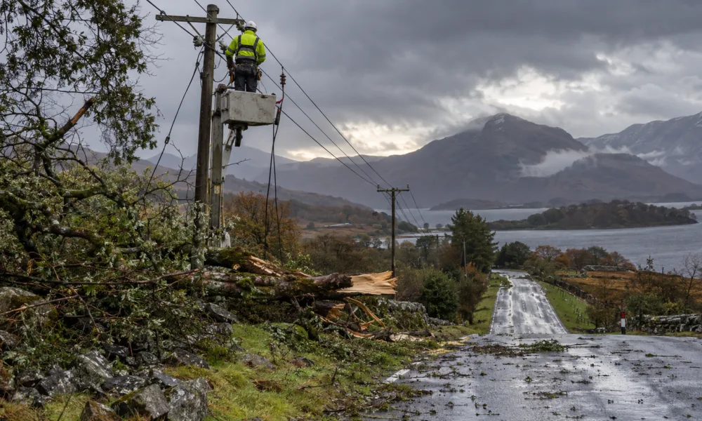 Ponad 82 000 domów i firm bez prądu po sztormie „Boelo” – porywy do 135 km/h w Argyll and Bute, w samej Szkocji ponad 30 000 odbiorców odciętych