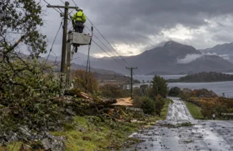 Ponad 82 000 domów i firm bez prądu po sztormie „Boelo” – porywy do 135 km/h w Argyll and Bute, w samej Szkocji ponad 30 000 odbiorców odciętych