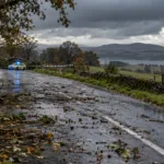 Dwaj kierowcy zginęli w zderzeniu trzech aut w West Lothian podczas sztormu „Boelo” – 20-latek i 84-latek