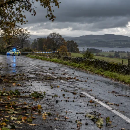 Dwaj kierowcy zginęli w zderzeniu trzech aut w West Lothian podczas sztormu „Boelo” – 20-latek i 84-latek
